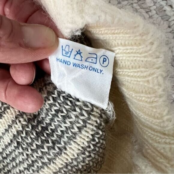 Vintage Icelandic 100% New Wool Sweater - Picture 6 of 8